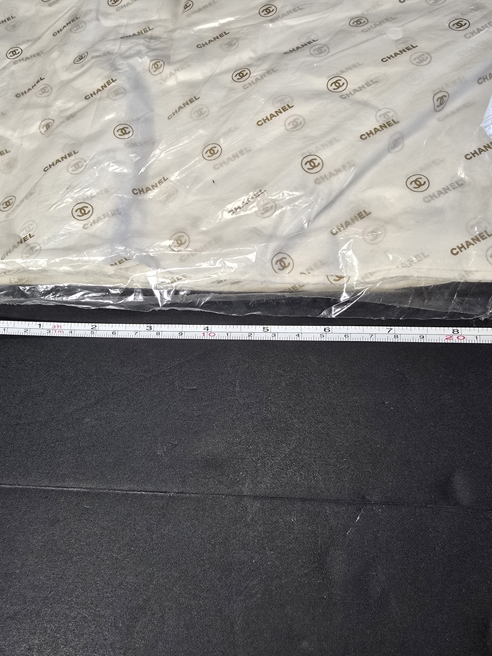CHANEL White Bedding Sheets with Gold Logo Print - Picture 5 of 5